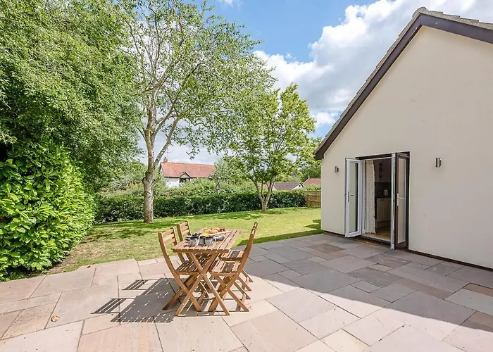 Hattie\'S, Great Glemham