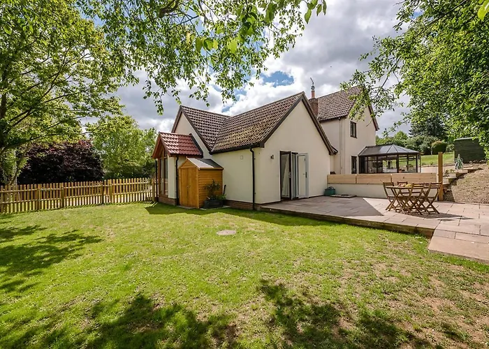 Hattie\'S, Great Glemham